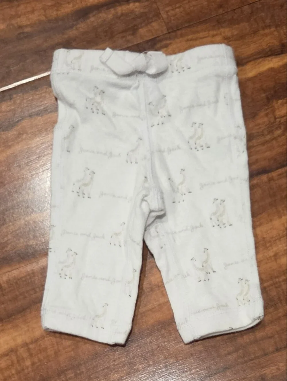 Janie and Jack EUC Newborn Giraffe Print Set and Reversible Hat
